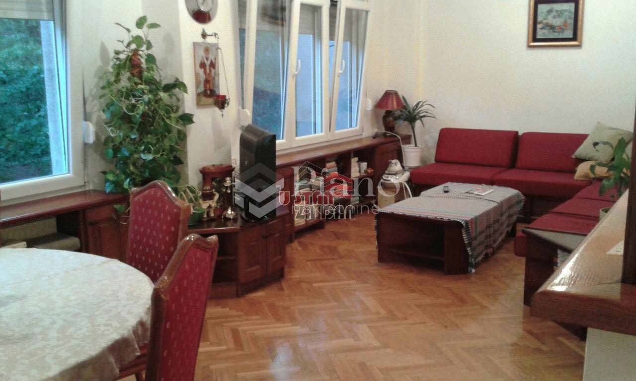 Dvoiposoban namješten stan Preko Morače